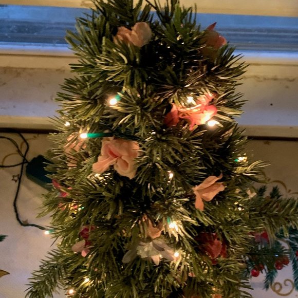 Vintage One-of-a-Kind Victorian Style Floral 21-inch Rose Tree with Lights - Picture 8 of 9